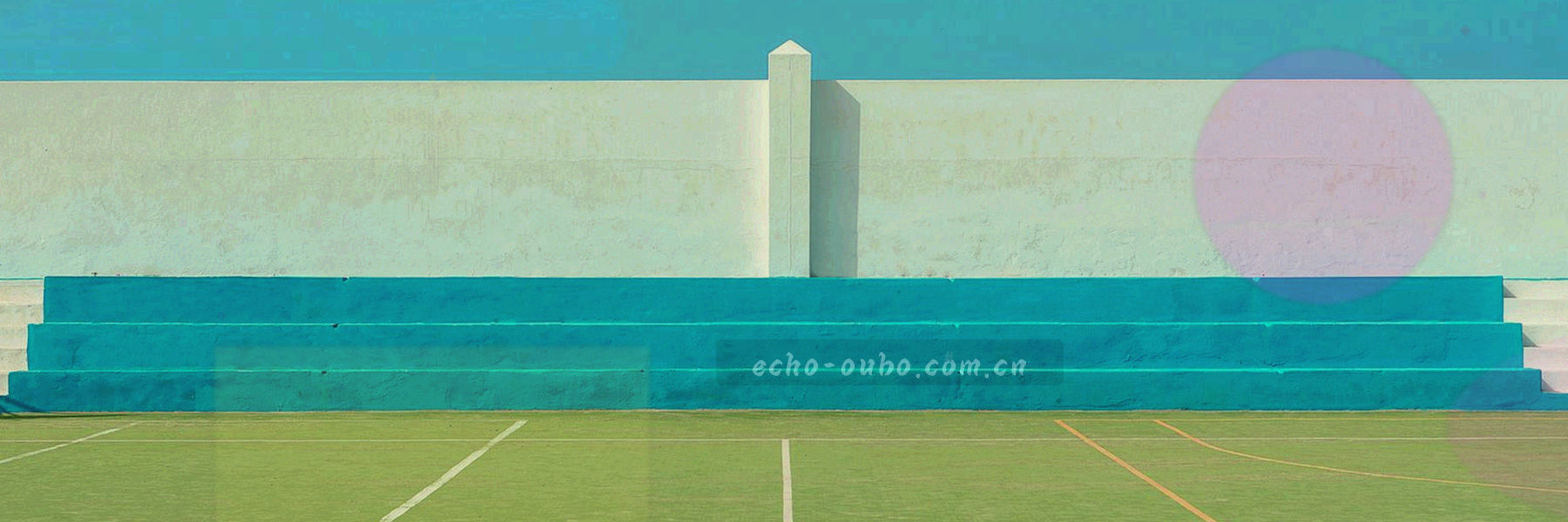 浏览器记录明细风格的横向摘要带，带分类标签与状态点，低光截图质感
